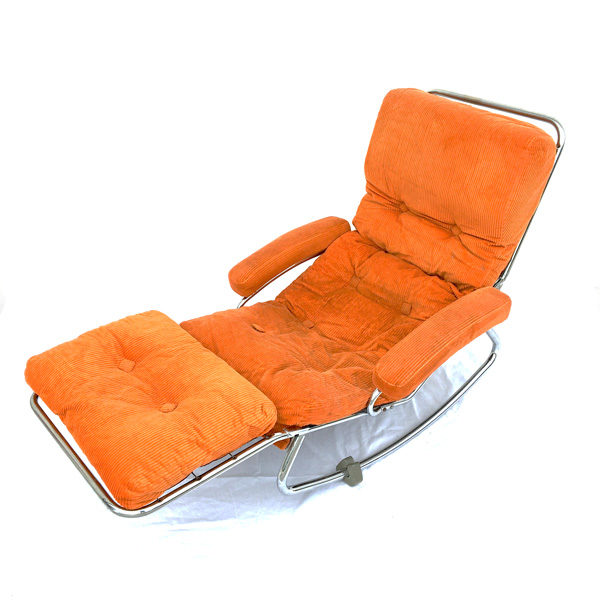 Magnifique chaise longue à bascule en velours orange disponible dans la catégorie Brocante du eshop de Madame m