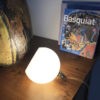 Lampe baladeuse boule en opaline blanche à poser, ou à suspendre…
