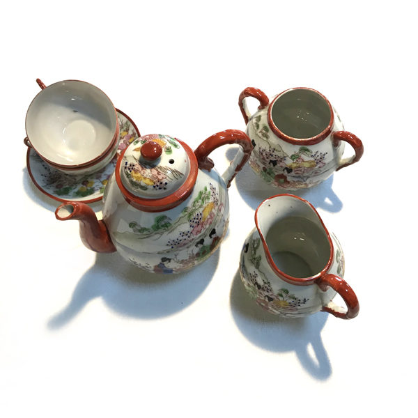 Service à thé en porcelaine fine du Japon, peint à la main. Vintage années 70.