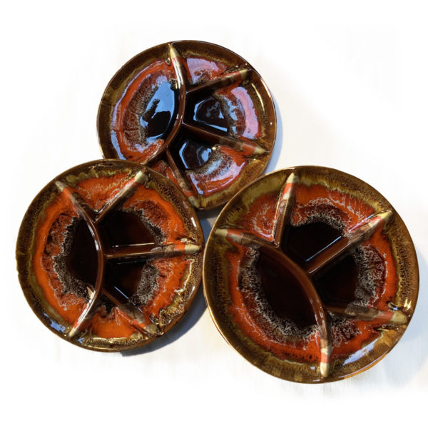 Ensemble de 6 assiettes à fondue en terre cuite vernissée de Vallauris, aux couleurs fauves et motifs abstraits rouge orangé
