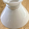 Ancien abat-jour en opaline blanche