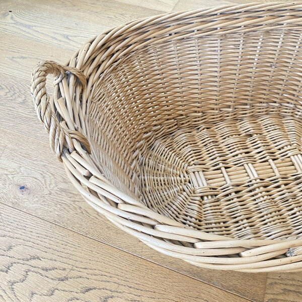 Jolie et grande panière à linge en osier, parfait état. rougesgrenat