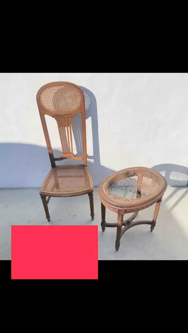 Bientôt une nouvelle vie pour ces deux pièces en cannage traditionnel… 
.
.
.
#bordeaux #leognan #cannage #upholstery #traditionnel #tabouret #chaise #tissage #tapisserie #tapisseriesiège #assise #famille #work #workworkwork #loving #lovemyjob #bordeauxmaville #capferret #arcachon