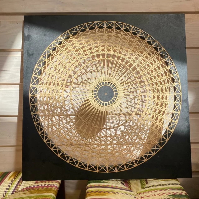 Cannage en soleil terminé !
Une idée de décoration originale pour vos têtes de lit, haut de portes d’armoires ou de placards, dossier de chaise, table basse, décor supérieur dans les CHR, etc. ! 
Pleins de projets en tête ! J’adore cette pratique !
.
.
.
#cannage #cannagetraditionnel #caning #soleil #sun #sunrise #artisan #artisanatlocal #artisannouvelleaquitaine #tissage #croix #decoration #deco #decomaison #architecte #archilover #decolover #bordeaux #arcachonmaville #capferret #bassinarcachon #gironde #leognan